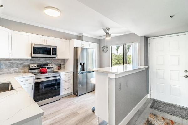 Huntington Lakes 5, 7310 Ashford Pl #305, Delray Beach, Florida 33446, image 2