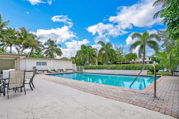 Shoreland, 1203 E Hillsboro Mile #9b, Hillsboro Beach, Florida 33062, image 2