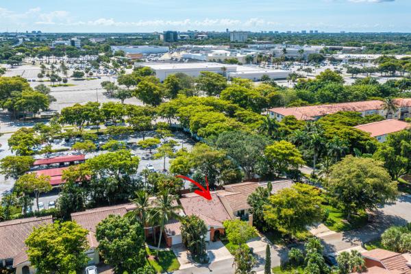 Estada Of Los Paseos, 20854 Via Valencia Dr, Boca Raton, Florida 33433, image 1