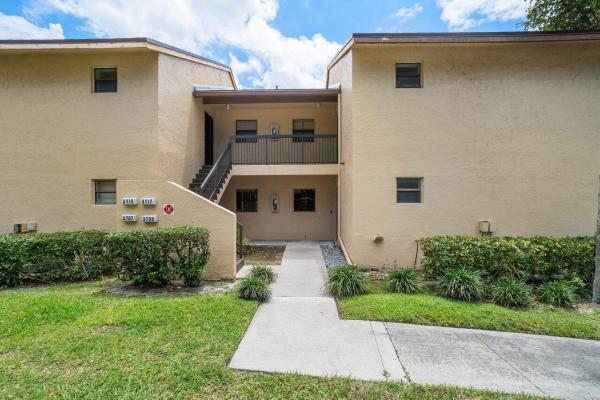 Karanda Village 3, 3709 Cocoplum Cir #3543, Coconut Creek, Florida 33063, image 1