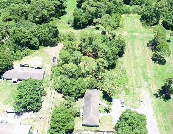 203 NE 10th St, Florida 34972, image 1