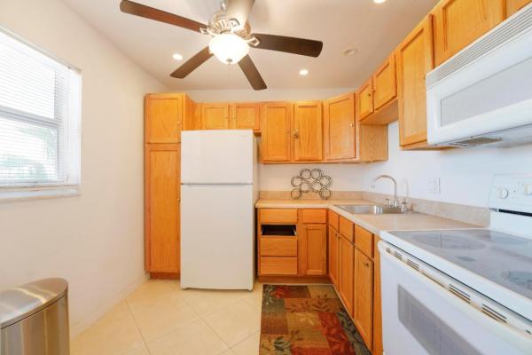 Village Royale Evergreen, 2615 NE 1st Ct #407, Boynton Beach, Florida 33435, image 3