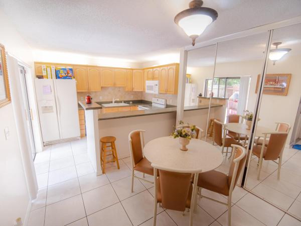 Springdale, 834 Springdale Cir, Palm Springs, Florida 33461, image 2