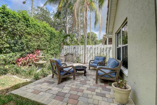 Lawrence Grove, 1027 Fairfax Cir W, Boynton Beach, Florida 33436, image 1