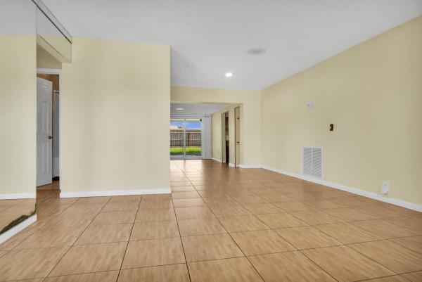Englewood Manor, 2825 Buckley Ave, Lake Worth, Florida 33461, image 1