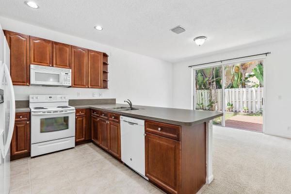 Tahoe At Lakes Of Laguna, 4123 Lake Tahoe Cir, West Palm Beach, Florida 33409, image 2