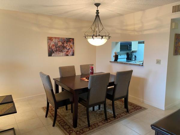 Huntington Lakes 5, 7270 Ashford Pl #205, Delray Beach, Florida 33446, image 2
