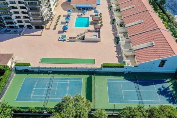 Martinique, 4000 N Ocean Dr #704, Riviera Beach, Florida 33404, image 3