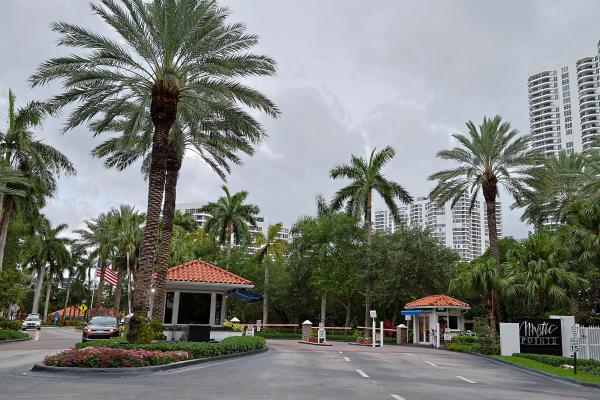 Mystic Pointe Tower 500, 3530 Mystic Pointe Dr #2215, Aventura, Florida 33180, image 3
