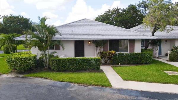 Club Cottages, 201 Club Dr, Palm Beach Gardens, Florida 33418, image 2