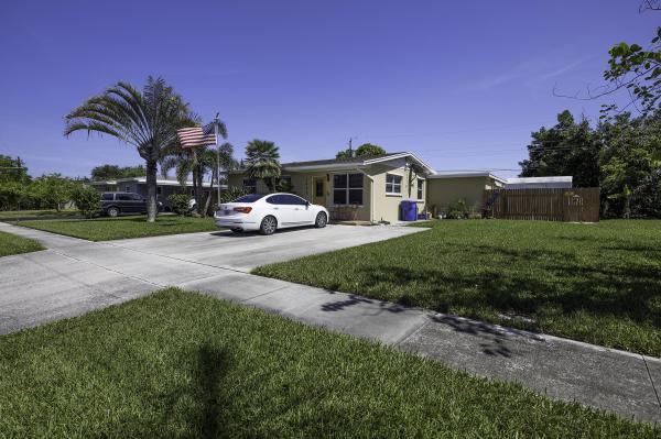 Lantana Heights, 1422 W Montgomery St, Lantana, Florida 33462, image 1