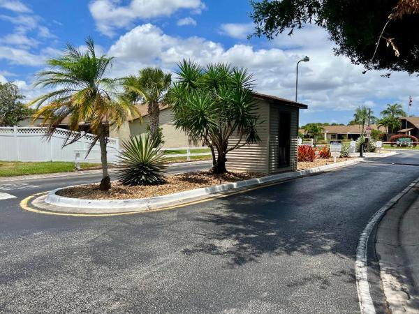 Indian Pines Village, 6024 Indrio Rd #L6, Fort Pierce, Florida 34951, image 2