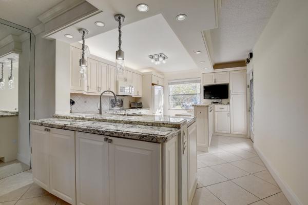 Lincoln At Century Village, 1021 Lincoln B, Boca Raton, Florida 33434, image 3