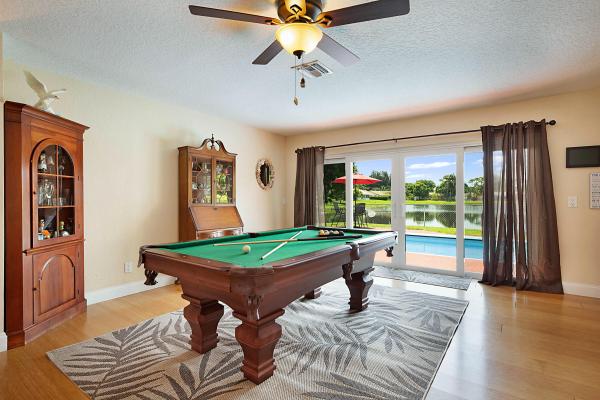 Le Chalet, 8250 W Little Beth Dr, Boynton Beach, Florida 33472, image 1