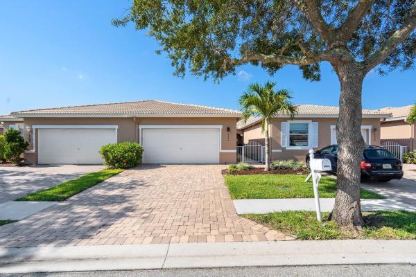Somerset At Andros Isle, 8604 Lineyard Cay, West Palm Beach, Florida 33411, image 2