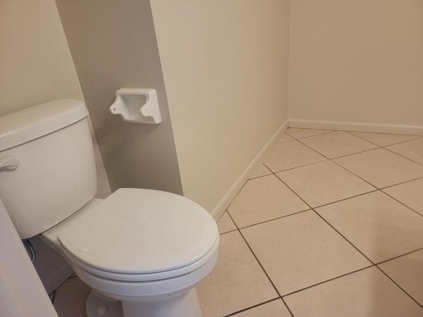 Southern Courtyard, 2001 Oleander Blvd #Apt B, Fort Pierce, Florida 34950, image 1