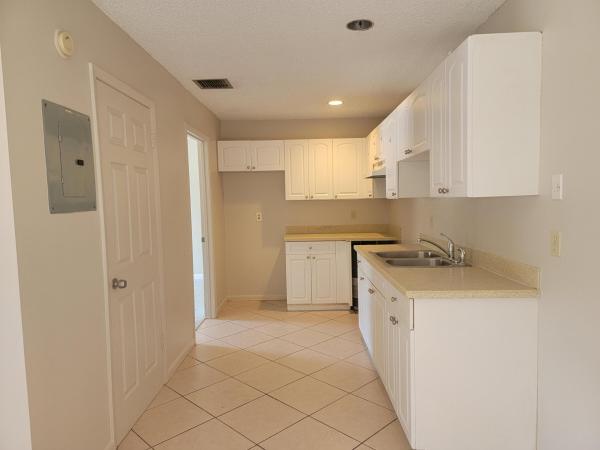 Southern Courtyard, 2001 Oleander Blvd #Apt B, Fort Pierce, Florida 34950, image 2