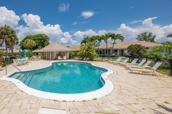 Atlantis Villas, 102 Villa Cir, Atlantis, Florida 33462, image 2