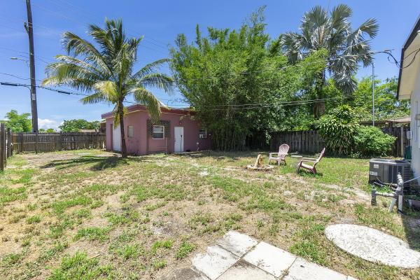 Lake Worth Town, 1102 S F St, Lake Worth Beach, Florida 33460, image 1
