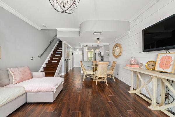 Coconuts, 205 Mallory Ct, Weston, Florida 33326, image 1