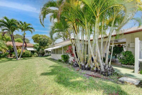 Country Manors, 552 Sandpiper Cir, Delray Beach, Florida 33445, image 2