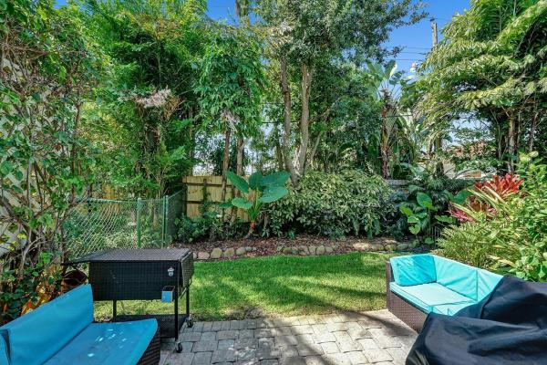 Barefoot Cove Townhomes, 116 Barefoot Cv, Hypoluxo, Florida 33462, image 2
