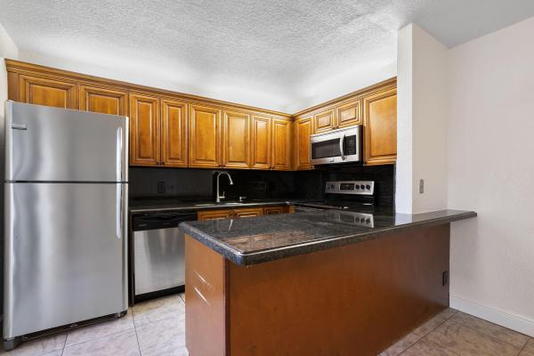 Lakewood Of Palm Springs, 5 Lake Arbor Dr, Palm Springs, Florida 33461, image 2