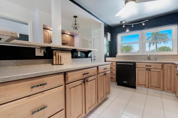 Seagate Of Gulfstream, 2010 S Federal Hwy #206, Boynton Beach, Florida 33435, image 1
