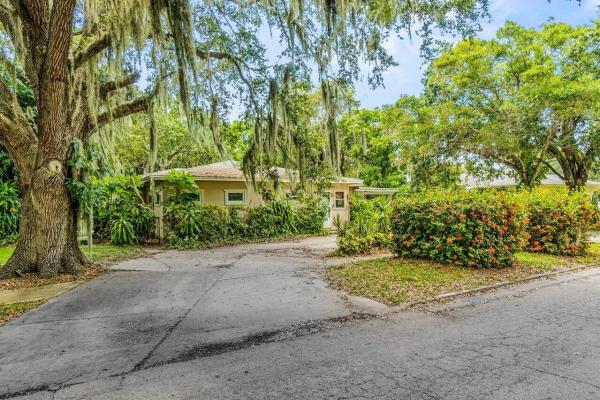 Pinewood, 805 S 8th St, Fort Pierce, Florida 34950, image 1