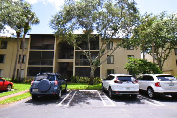 The Charter Club Of Palm Beach, 203 Foxtail Dr #H1, Greenacres, Florida 33415, image 1