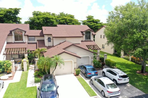 Valencia Townhomes, 13719 SW 100th Ter, The Hammocks, Florida 33186, image 1