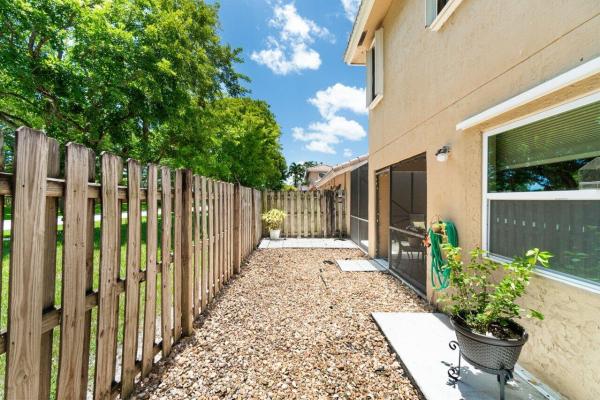 Country Fair, 9828 Watermill Cir #D, Boynton Beach, Florida 33437, image 2