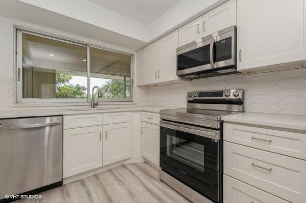 Tamberlane, 5520 Tamberlane Circle #310, Palm Beach Gardens, Florida 33418, image 3