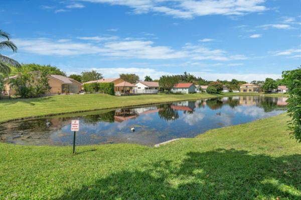 Lee's Crossing, 4815 N Lee Rd, Delray Beach, Florida 33445, image 1