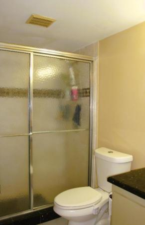 Pine Ridge North 2, 632 Sea Pine Way #D1, Greenacres, Florida 33415, image 2