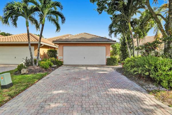 Palm Beach Bath & Tennis, 5517 Grande Palm Cir, Delray Beach, Florida 33484, image 1
