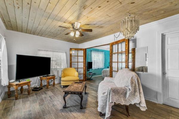 West Gate Estates, 1501 Suwanee Dr, West Palm Beach, Florida 33409, image 1