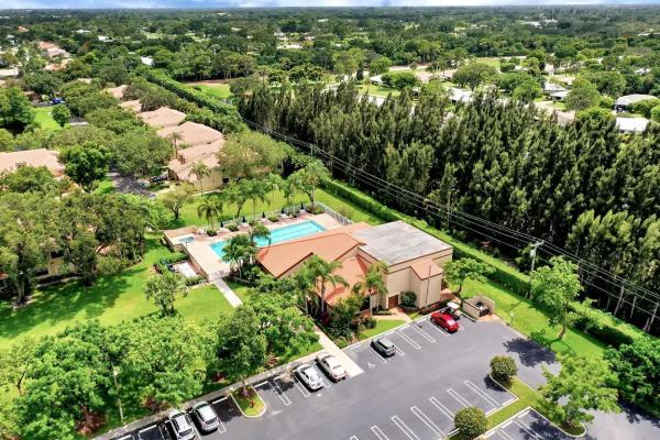 Harbour Pointe At River Bridge, 905 Harbour Pointe Way, Greenacres, Florida 33413, image 2