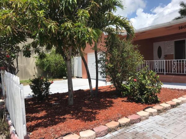 Laurel, 1609 Siesta St, Lantana, Florida 33462, image 1