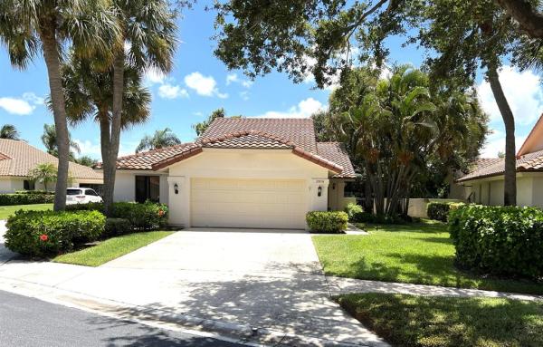Villas Of Bear Lakes Estates North, 2614 Mohawk Cir, West Palm Beach, Florida 33409, image 1