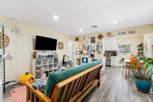 Lakeview Manors, 214 Lakeview Ave, Lantana, Florida 33462, image 2
