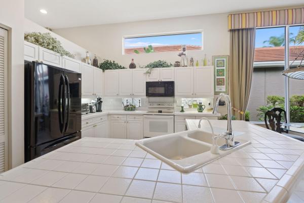 Huntington At Wycliffe, 4482 Hazleton Ln, Lake Worth, Florida 33449, image 2