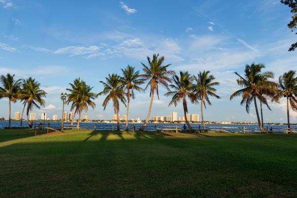 Lake Harbour Towers East, 801 Lake Shore Dr #819, Lake Park, Florida 33403, image 1