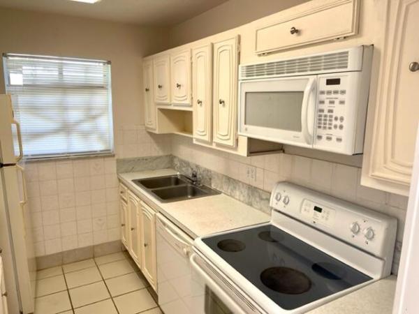 High Point Of Delray 3, 700 South Dr #A, Delray Beach, Florida 33445, image 2