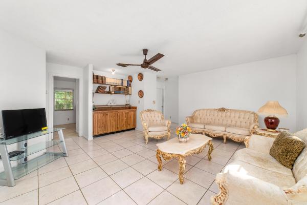 La Mancha, 125 Barcelona Dr, Royal Palm Beach, Florida 33411, image 2