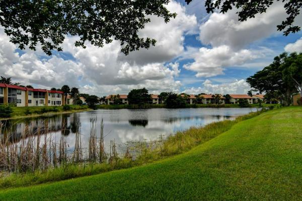 Golden Lakes Village, 319 Lake Evelyn Dr, West Palm Beach, Florida 33411, image 2
