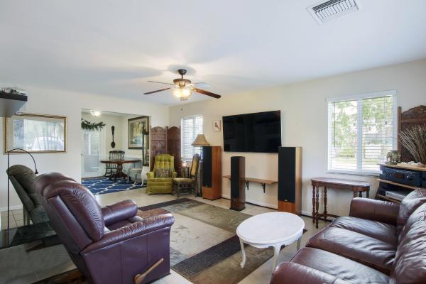 8368 SE Pine Cir, Florida 33455, image 2