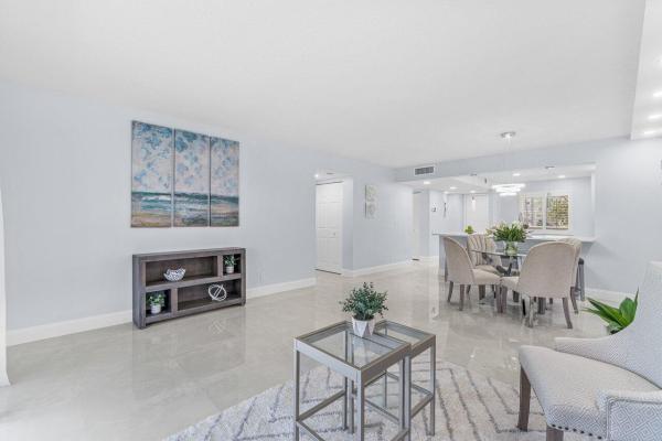 Huntington Lakes 3, 7267 Huntington Ln #206, Delray Beach, Florida 33446, image 1