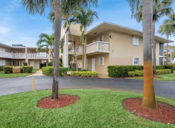 Village Garden, 419 Us Highway 1 #215, North Palm Beach, Florida 33408, image 2
