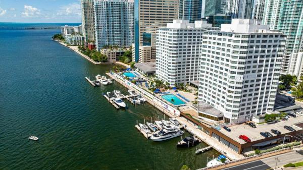 The Four Ambassadors, 905 Brickell Bay Dr #1821, Miami, Florida 33131, image 2